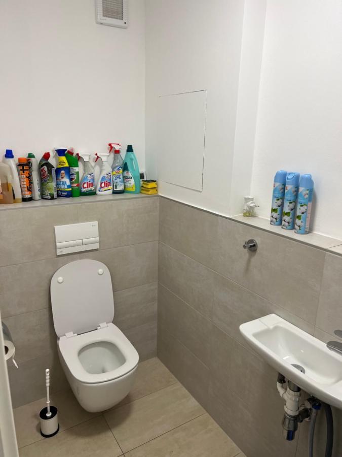 Beautiful 2 Bedroom Apartment Простєйов Екстер'єр фото