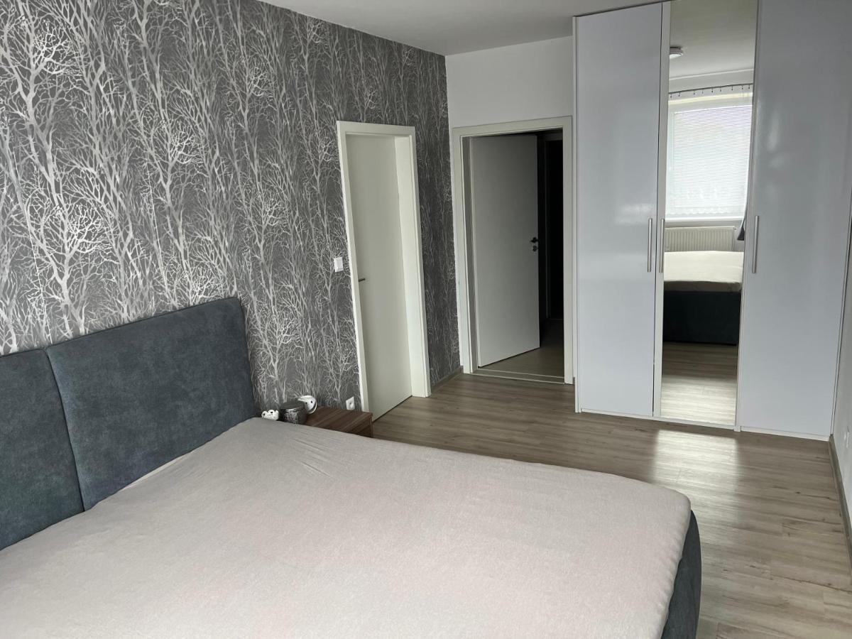 Beautiful 2 Bedroom Apartment Простєйов Екстер'єр фото
