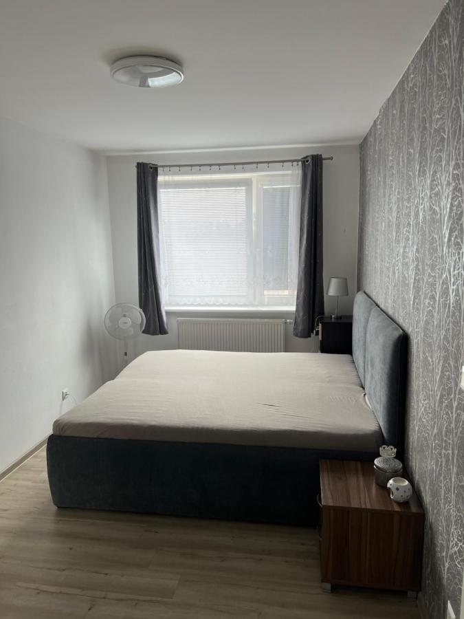 Beautiful 2 Bedroom Apartment Простєйов Екстер'єр фото