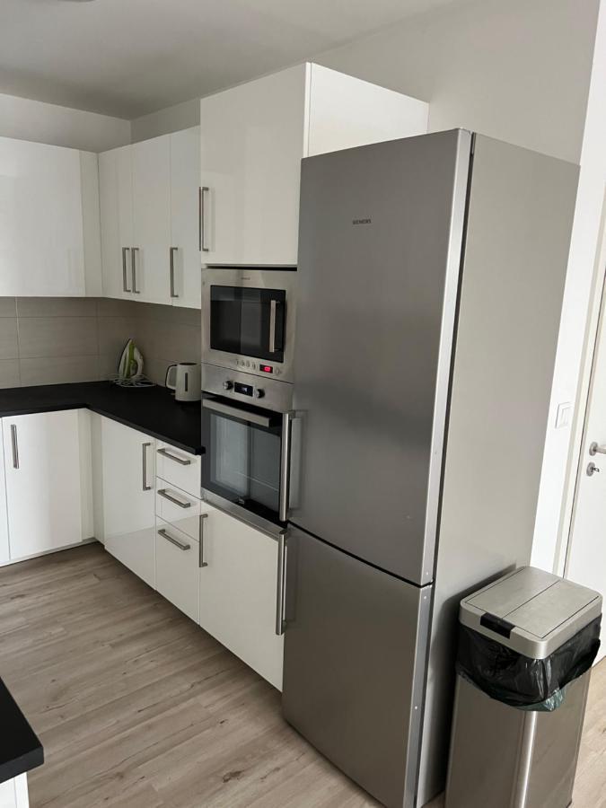 Beautiful 2 Bedroom Apartment Простєйов Екстер'єр фото
